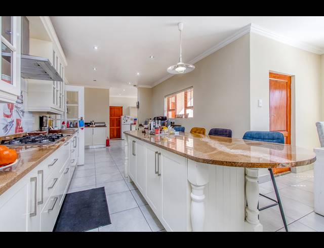 6 BEDROOM HOUSE TO LET IN FOREST TOWN
